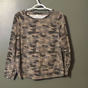 Camo crew neck top